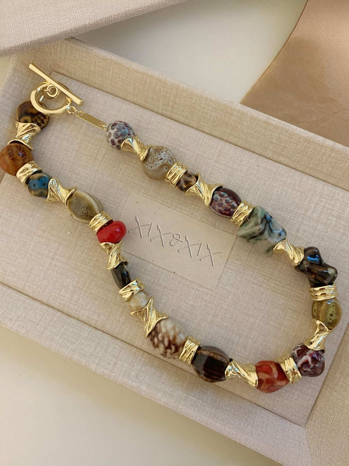 Vintage Alloy & Ceramic Beaded Necklace NE001