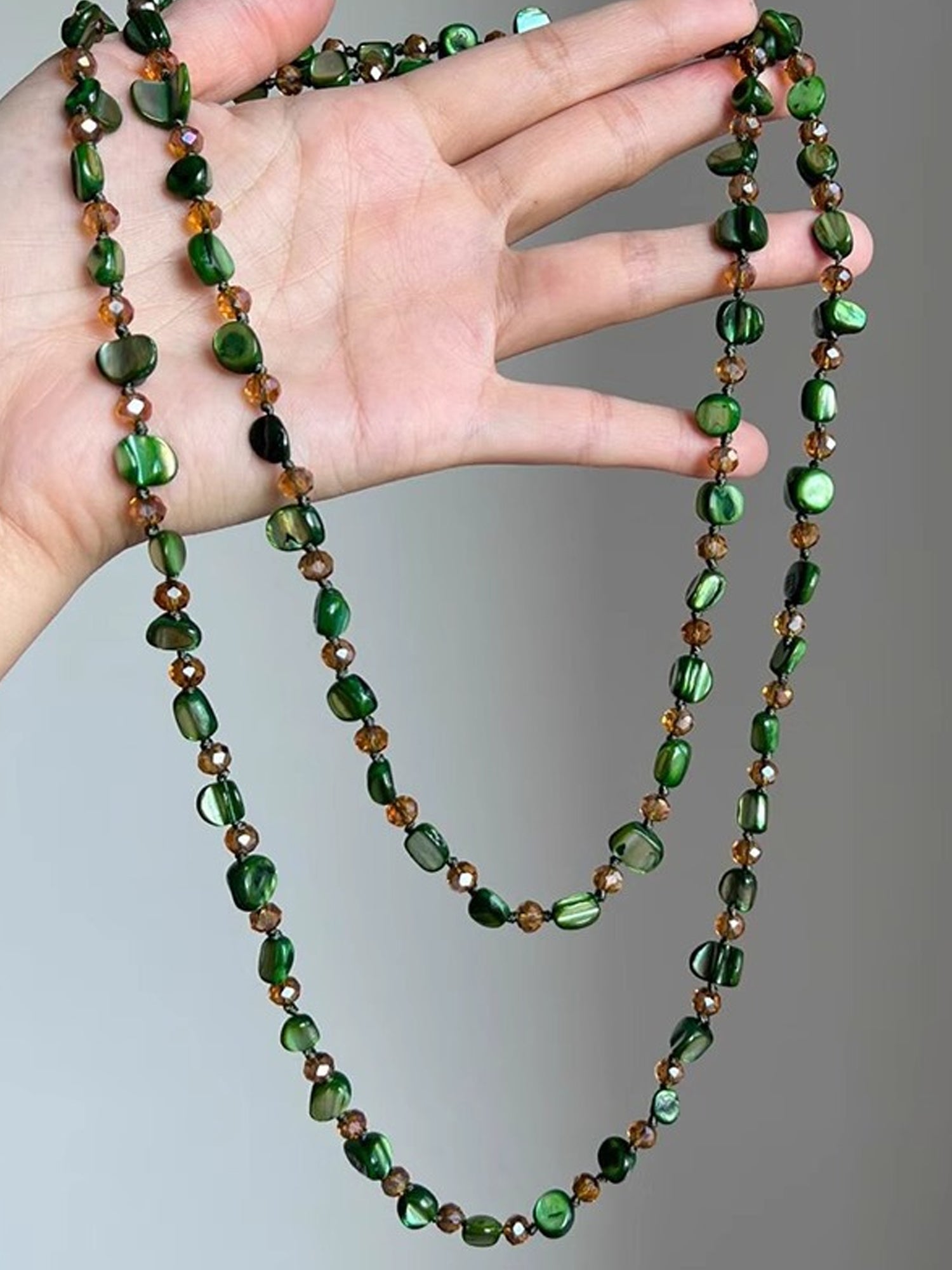 Bohemian Green Irregular-Shaped Beaded Necklace NE018