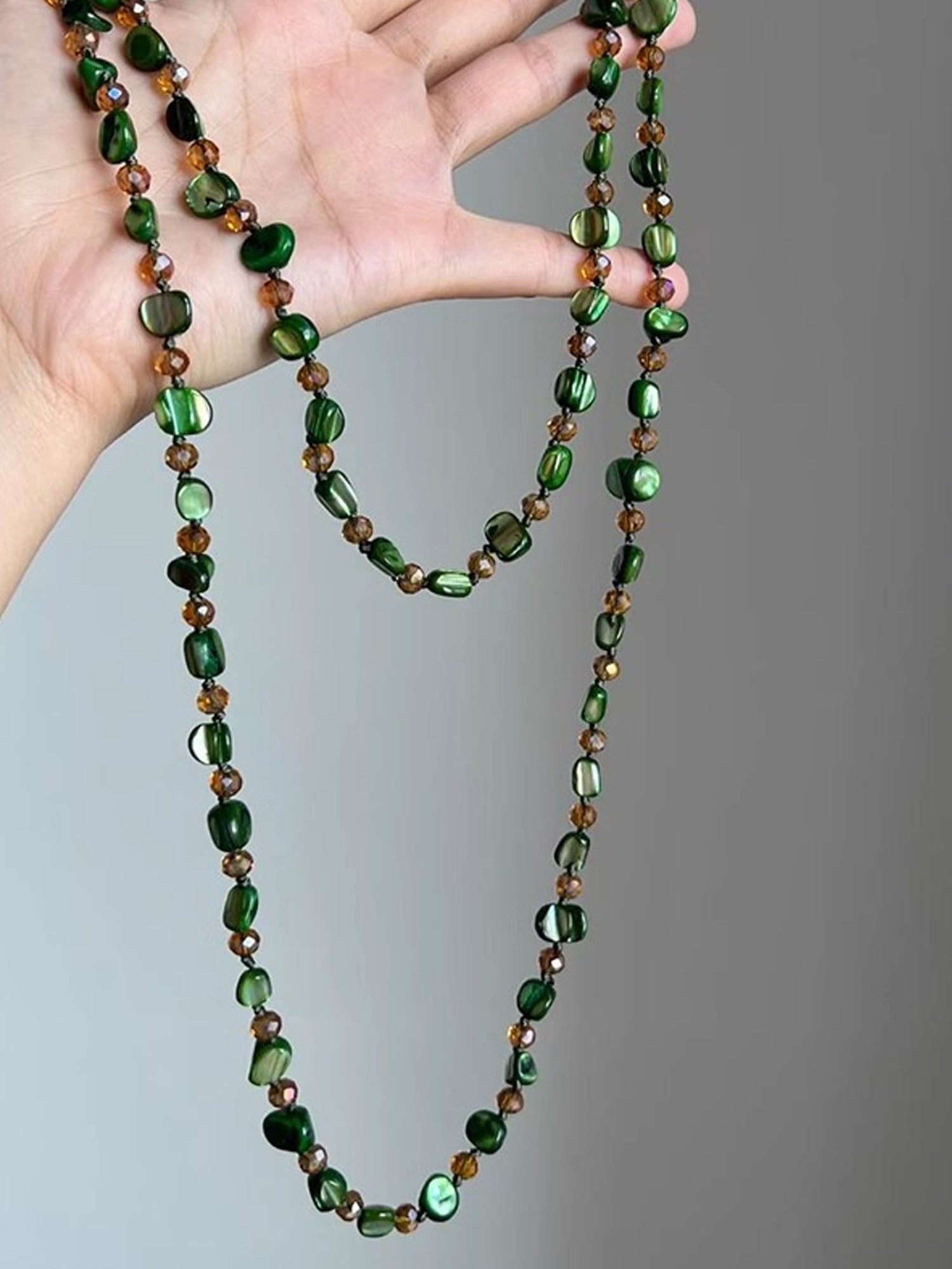 Bohemian Green Irregular-Shaped Beaded Necklace NE018