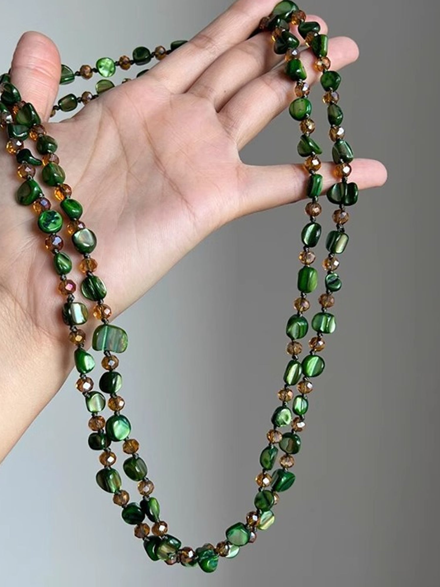Bohemian Green Irregular-Shaped Beaded Necklace NE018
