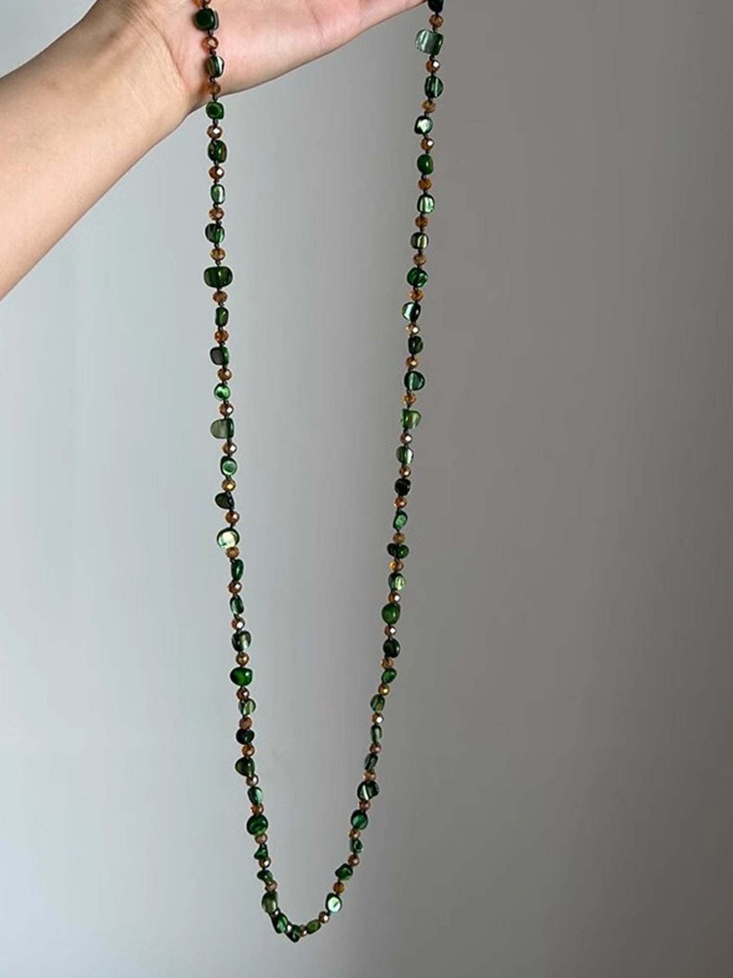 Bohemian Green Irregular-Shaped Beaded Necklace NE018