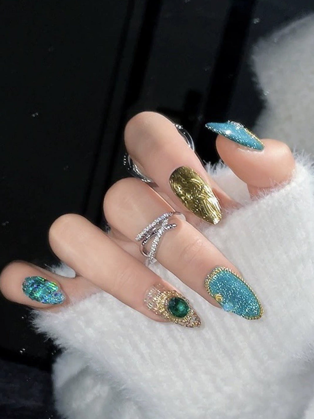 Unique Exotic Cat Eye with Artistic Detailing Press-On Nails PN016