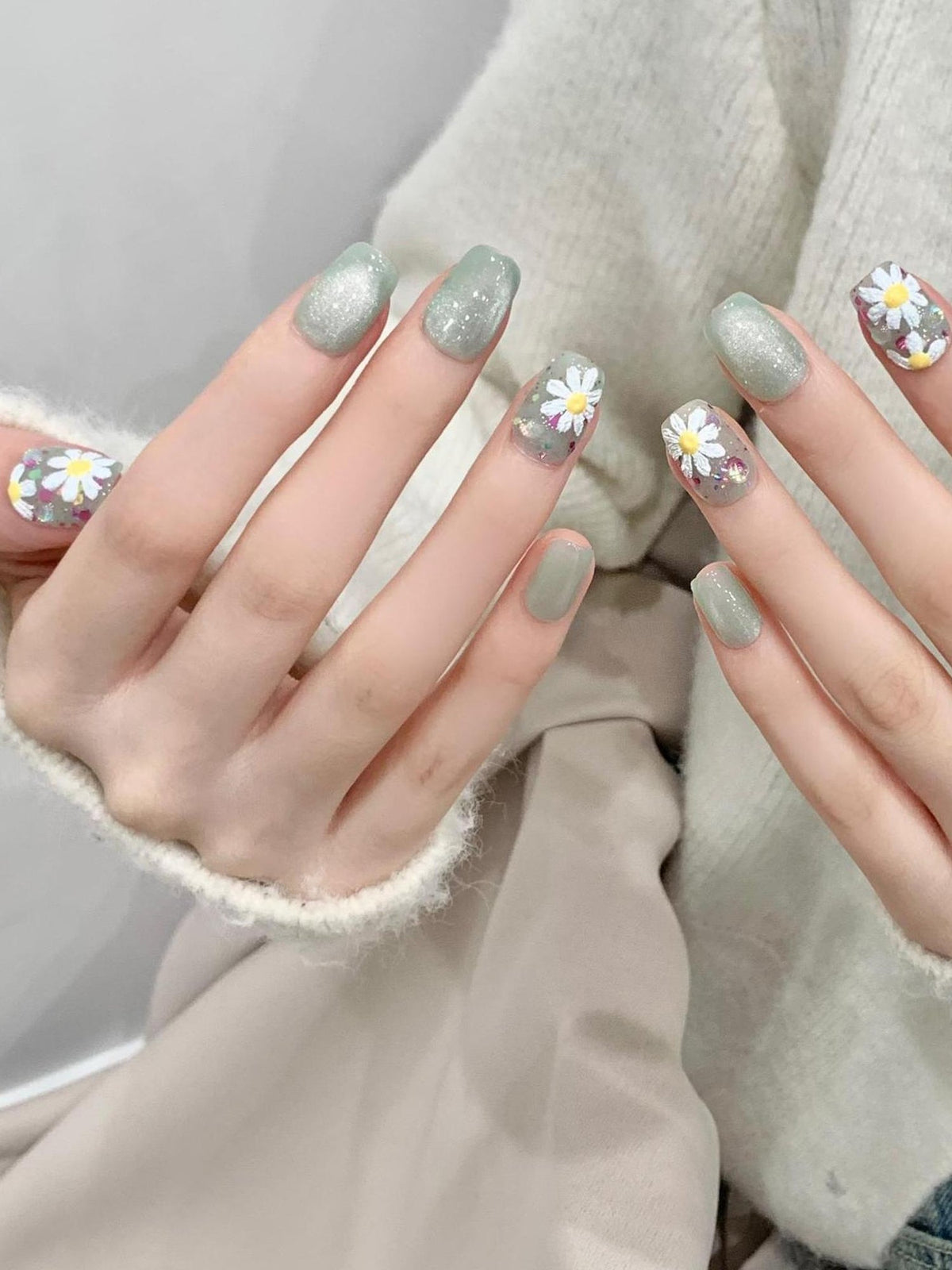 Hand-Painted Floral Mint Green Short Square Press-On Nails PN021