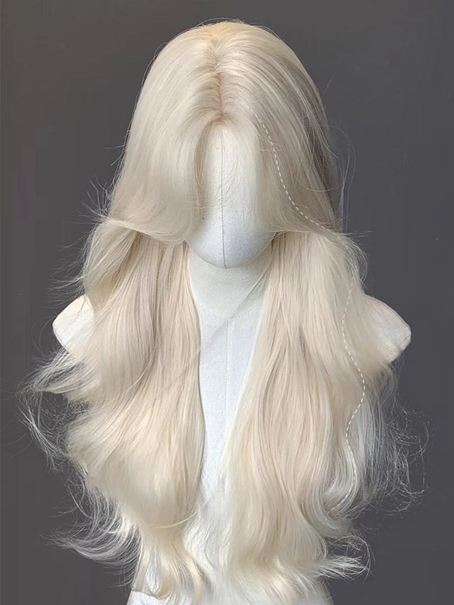 28" Platinum Blonde Wavy Fashion Synthetic Hair Wig QS023