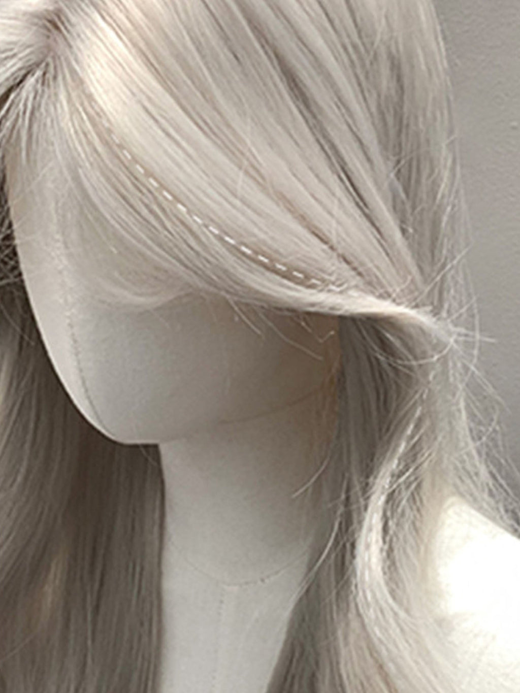 28" Ash Blonde Wavy Fashion Synthetic Hair Wig QS024