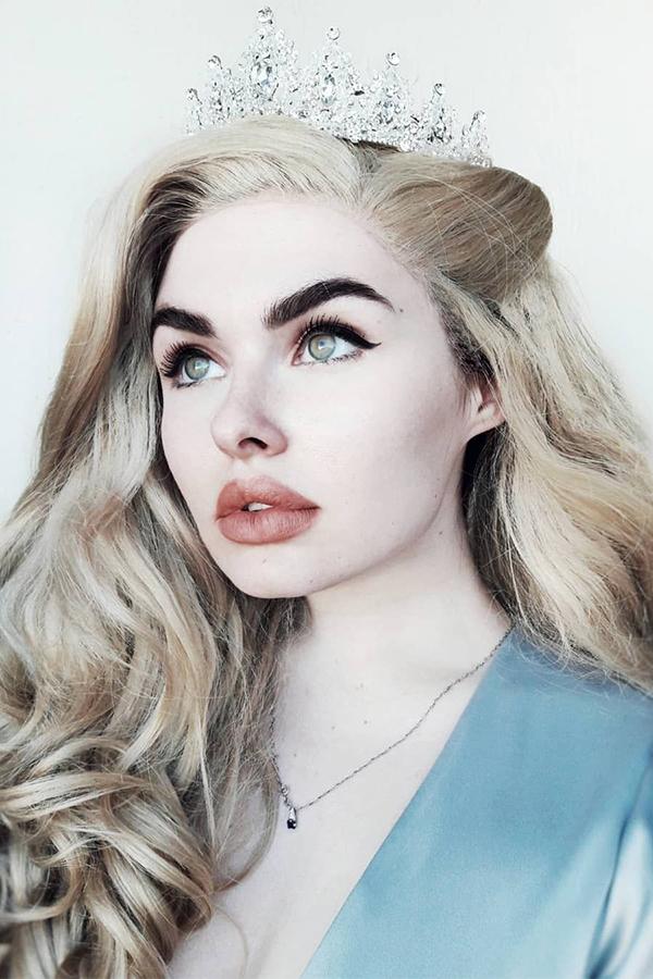 24" Golden Blonde Lace Front Synthetic Wig 20071 - StarLite Hair